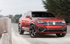 Красный внедорожник Volkswagen Atlas 2018 года