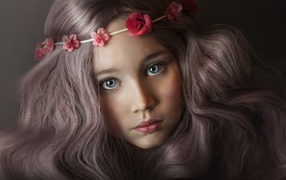 Девочка с красивыми волосами с венком на голове