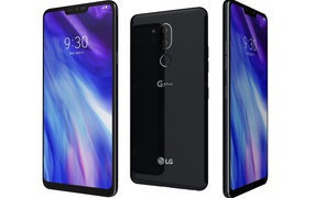 Черные смартфоны LG G7 ThinQ на белом фоне