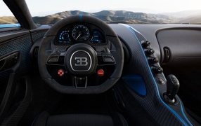 Салон автомобиля Bugatti Chiron Pur Sport 2020 года 