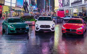 Три автомобиля  Maserati MC20, 2021 года в городе