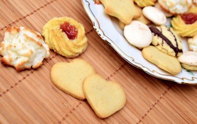 Sweet shortbread cookies lie on the table