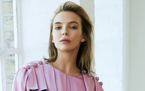 British actress Jodie Comer in a pink dress