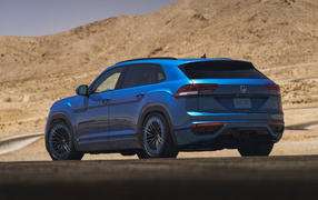 Синий Volkswagen Atlas Cross Sport GT Concept 2021 года вид сзади
