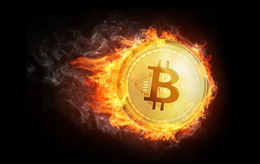 Летающая огненная монета биткоин на черном фоне