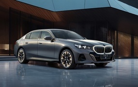 Автомобиль BMW I5 M Sport 2023 года