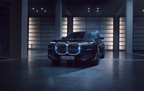 Front view of the BMW 760i XDrive Protection