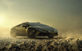 Автомобиль Lamborghini Huracan Sterrato 2023 года