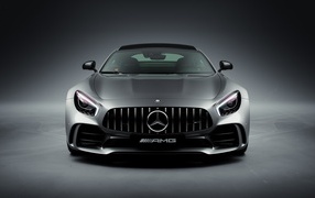 Front view of the Mercedes-AMG GT R