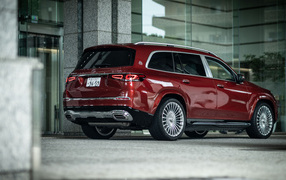 Red SUV Mercedes-Maybach GLS 600 4MATIC 2021