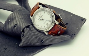 Men's wrist watch and tie