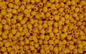 Small yellow LEGO figures