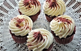 Red velvet cupcakes with cream