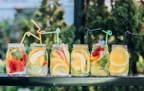 Glass jars with fruit mojito