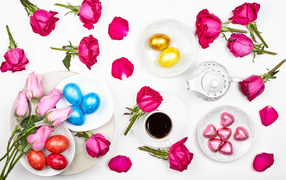 Roses and eggs for the holy feast of Easter