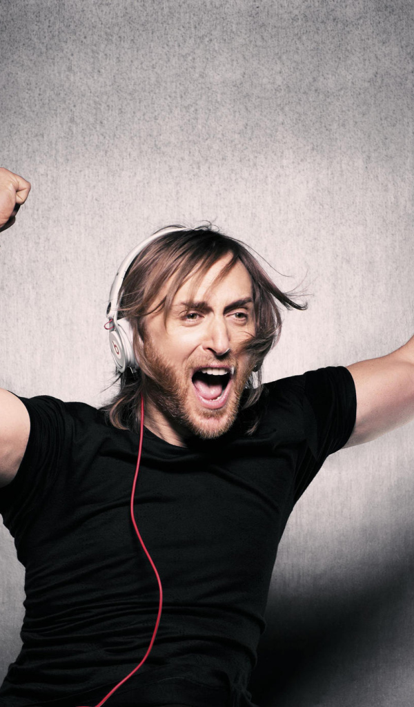 David Guetta в наушниках