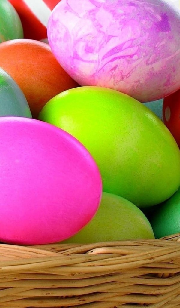 Разноцветные яйца на пасху