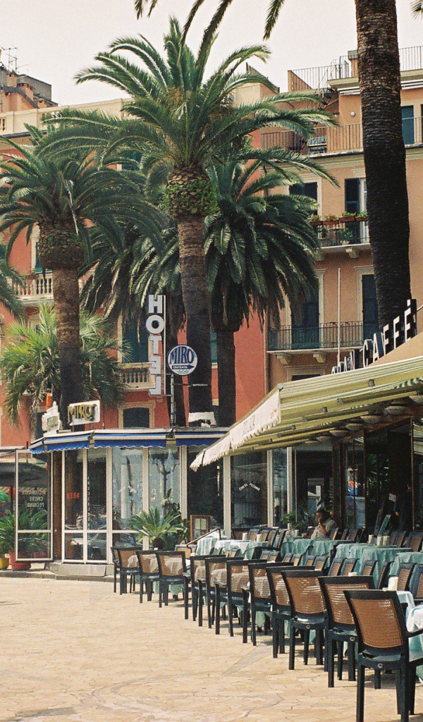 Street cafe in the resort of Rapallo, Italy