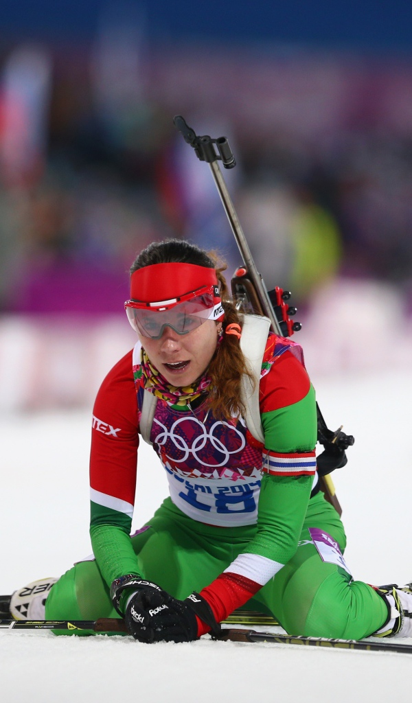 Обладательница бронзовой медали белорусская биатлонистка  Надежда Скардино на олимпиаде в Сочи