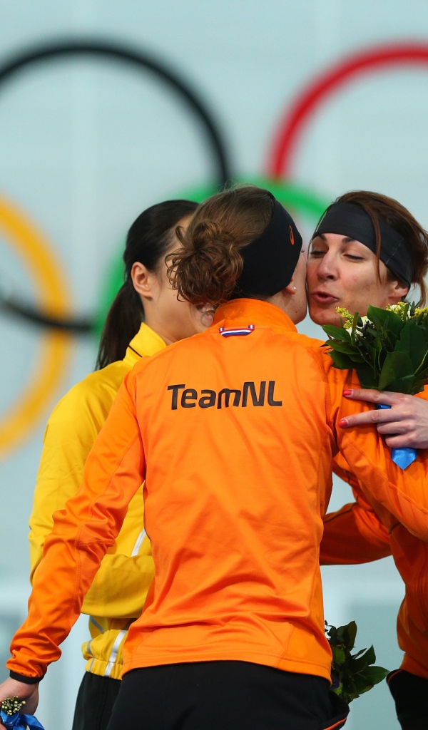Голландская конькобежка Маргот Бур обладательница двух бронзовых медалей