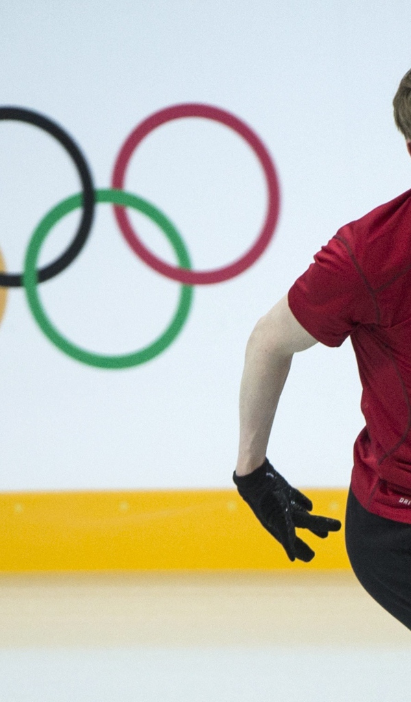 Обладатель серебряной медали в дисциплине фигурное катание на коньках Кевин Рейнольдс на олимпиаде в Сочи