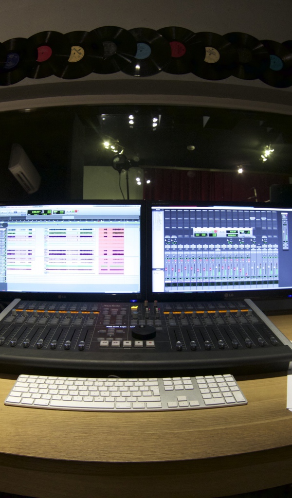 Панорамное фото студии звукозаписи