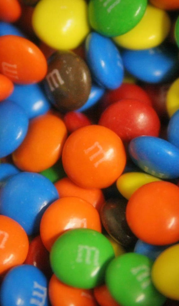 Яркие конфетки M&M's