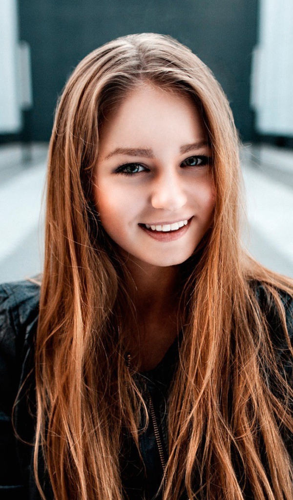 Улыбка красивой девушки, фото Георгий Чернядьев