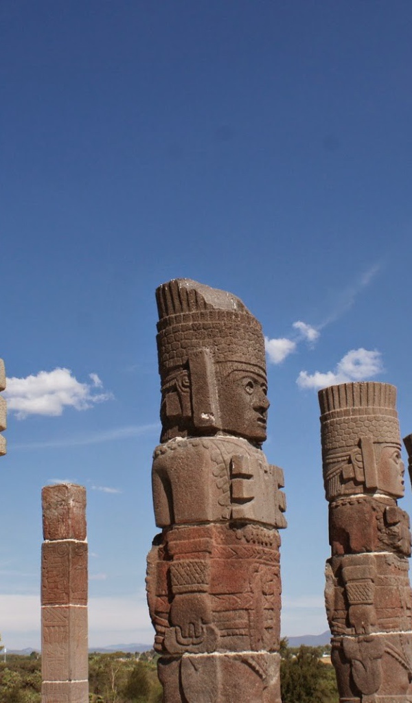Индейские статуи в Мексике