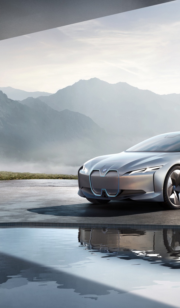 Серебристый электрокар  BMW i Vision Dynamics,  концепт
