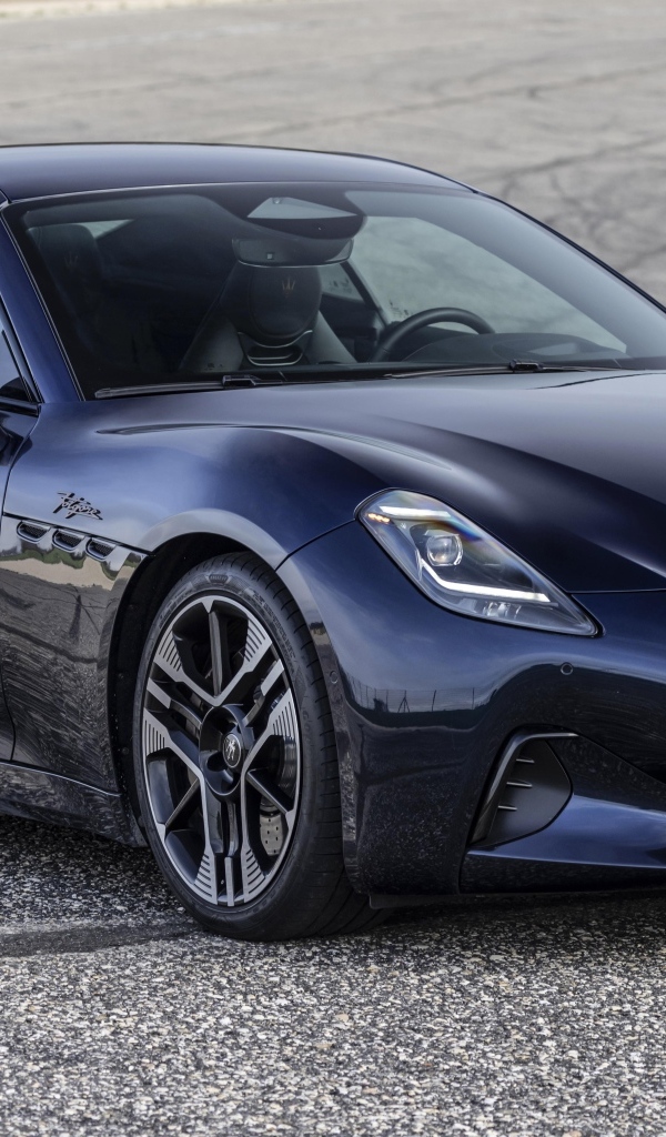 Автомобиль Maserati GranTurismo Folgore 2023 года