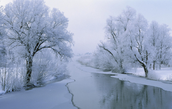 Замерзшая река