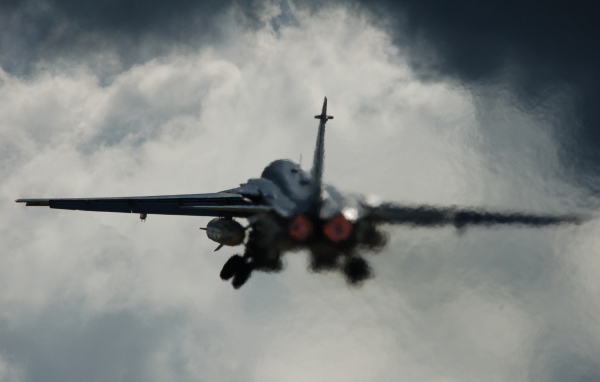 СУ-24 в облаках