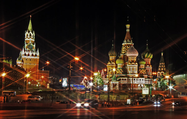 Москва и яркие огни