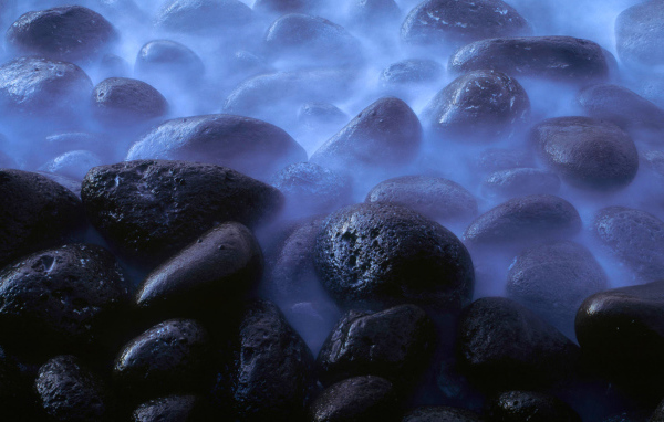 Камни мокрые