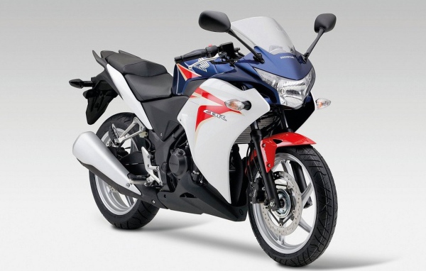 Надежный мотоцикл Honda CBR 250 R