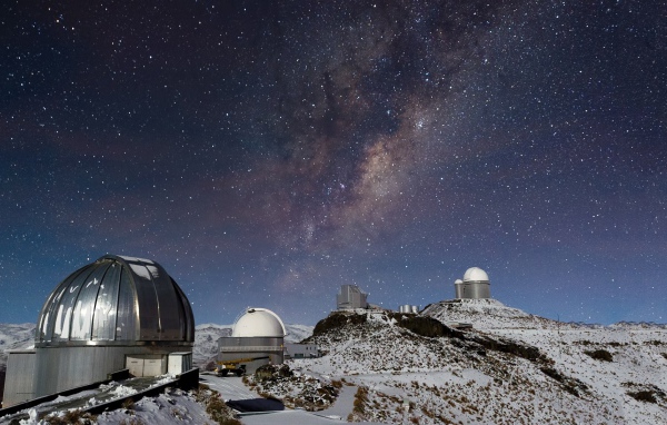 Обсерватория в горах для изучения звезд