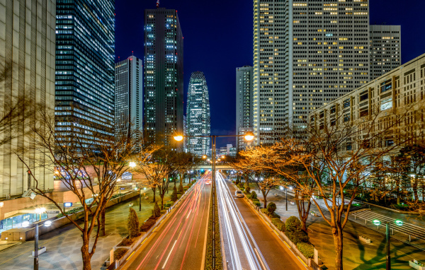 Ночной яркий город Токио 