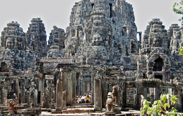 Храм Байон улыбка Ангкора Камбоджа 