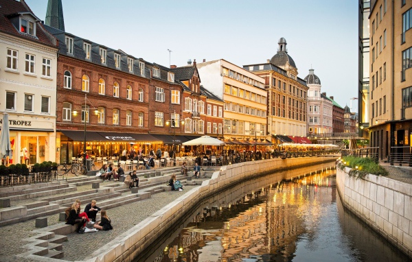Набережная город Орхус, Дания 