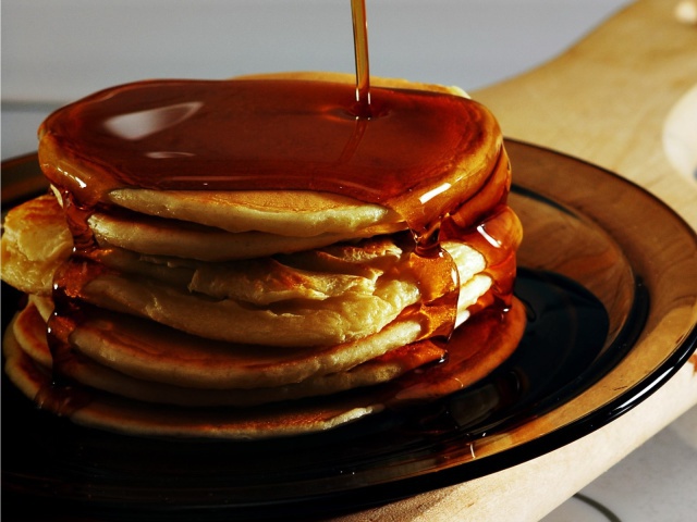 Holidays_Carnival_Pancakes_with_sauce_on