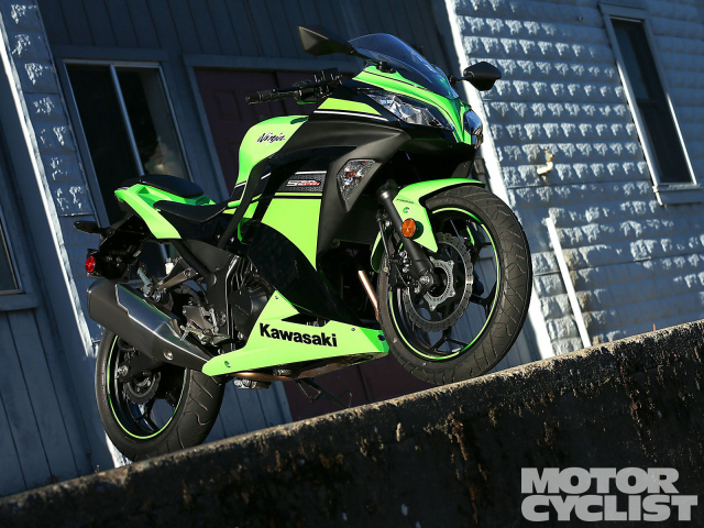 Надежный мотоцикл Kawasaki Ninja 300
