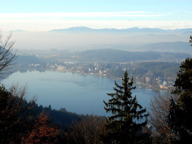 Туман над озером Клопайнер Зее, Австрия