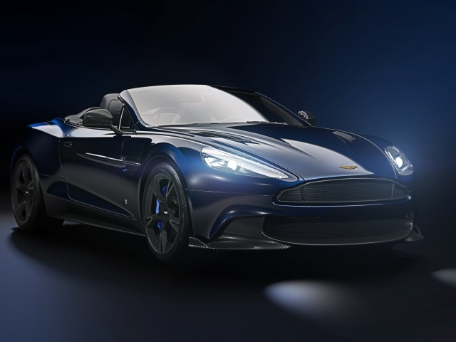 Синий автомобиль кабриолет Aston Martin Vanquish S Volante, 2018