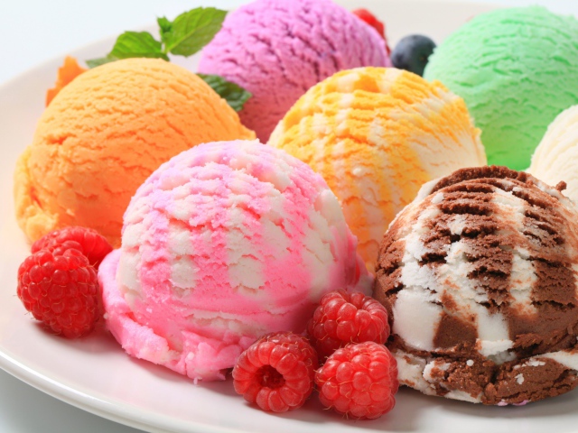 Разноцветное мороженое с ягодами малины - обои для ...
 Мороженое с Ягодами