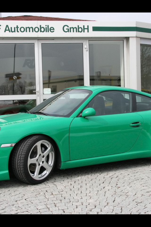 Зеленый Porsche Kompressor