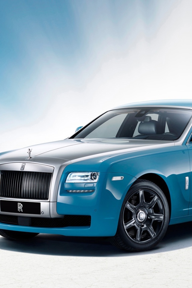 Голубой Rolls Royce
