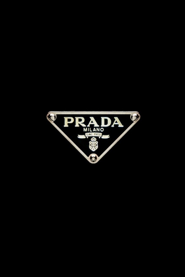 Итальянский производитель одежды Prada