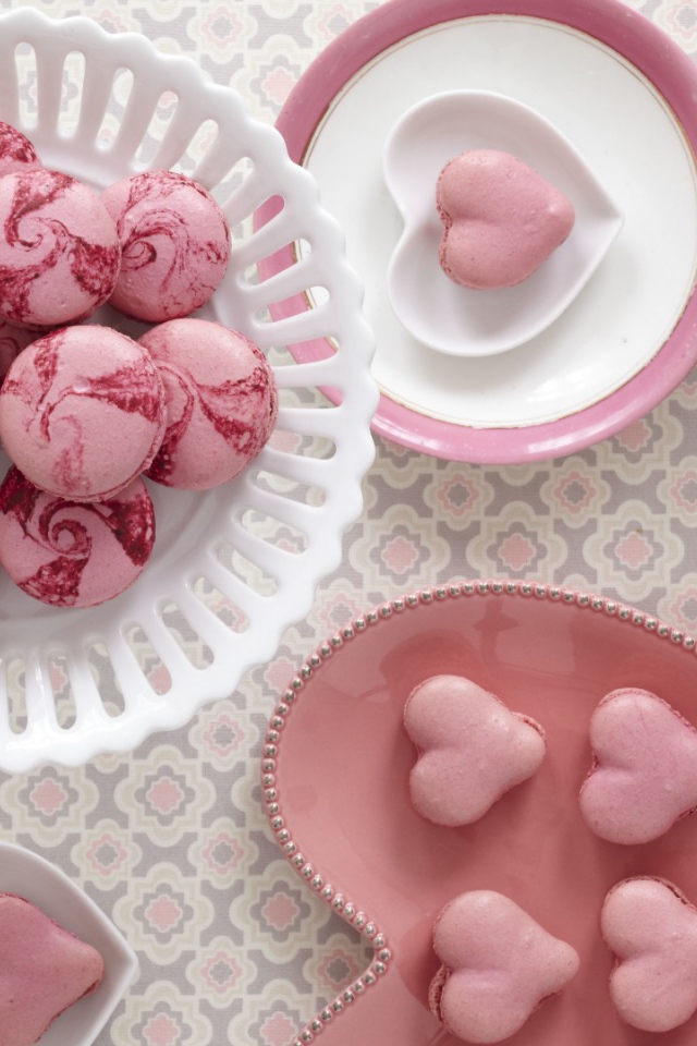 Печенье в розовой глазури