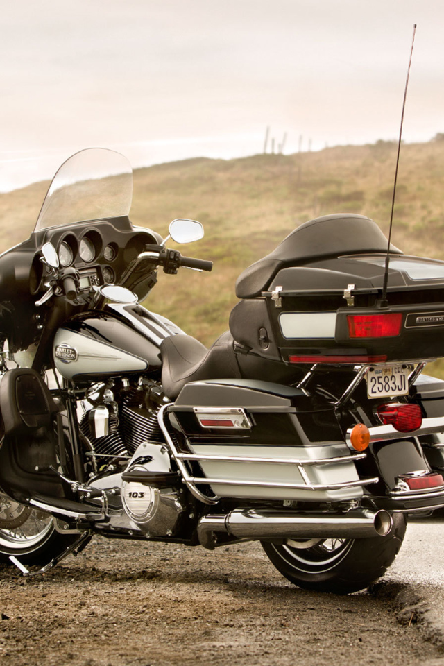 Новый надежный мотоцикл Harley-Davidson CVO Electra Glide Ultra Classic